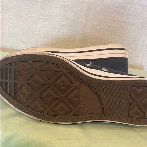 Converse women’s Dark Blue and White Sneakers size 7 - Picture 7 of 7